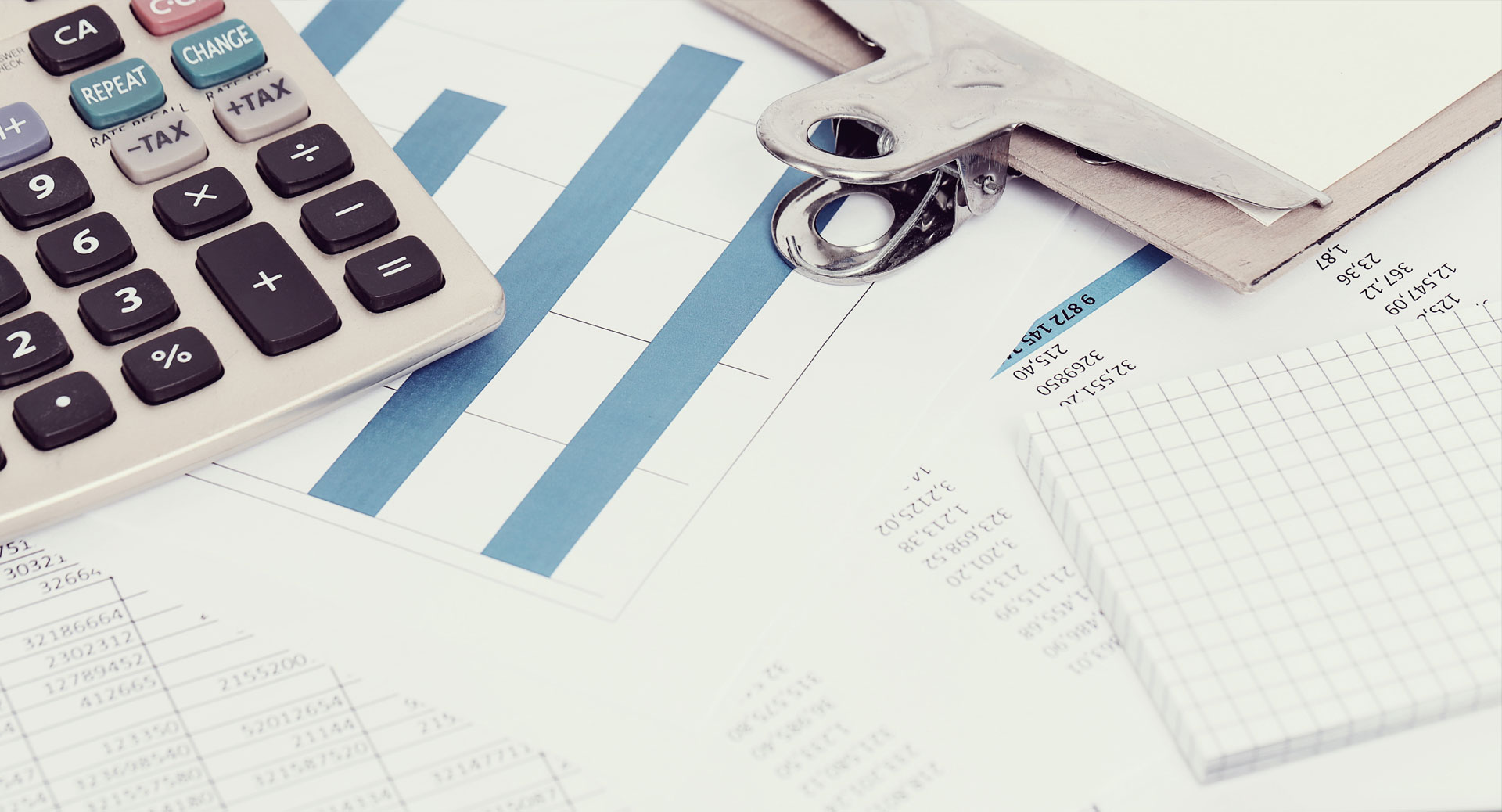 Material de trabalho associado a contabilidade e consultoria